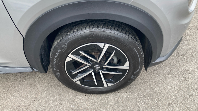 Nissan Juke 1.0 DiG-T N-Connecta 5dr Petrol Hatchback